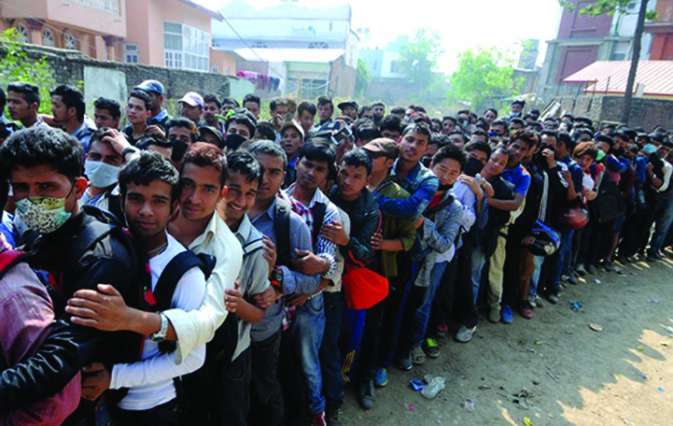 विदेश पढ्न जाने नेपाली विद्यार्थीले एक वर्षमा लगे १ खर्ब