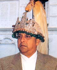 पुर्व राजा ज्ञानेन्द्र शाह धार्मिक क्षेत्र अवलोकन गर्न ७ गते हेटौंडा आउदै